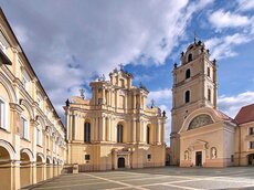 Johanniskirche und Innenhof der Universität von Vilnius