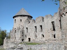 Reste der mittelalterlichen Ordensburg in Cesis