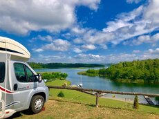 Freiheit pur - mit dem Wohnmobil fährt man auf der Insel Saaremaa bis ans Meer