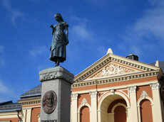 Das Denkmal von „Ännchen von Tharau“ auf dem Theaterplatz von Klaipeda