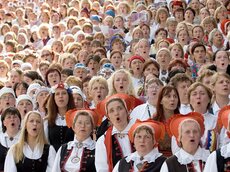 Sängerinnen während eines der estnischen Sängerfestivals in Tallinn