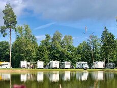Camping im Baltikum - idyllisch und weitläufig angelegte Stellplätze in der Natur